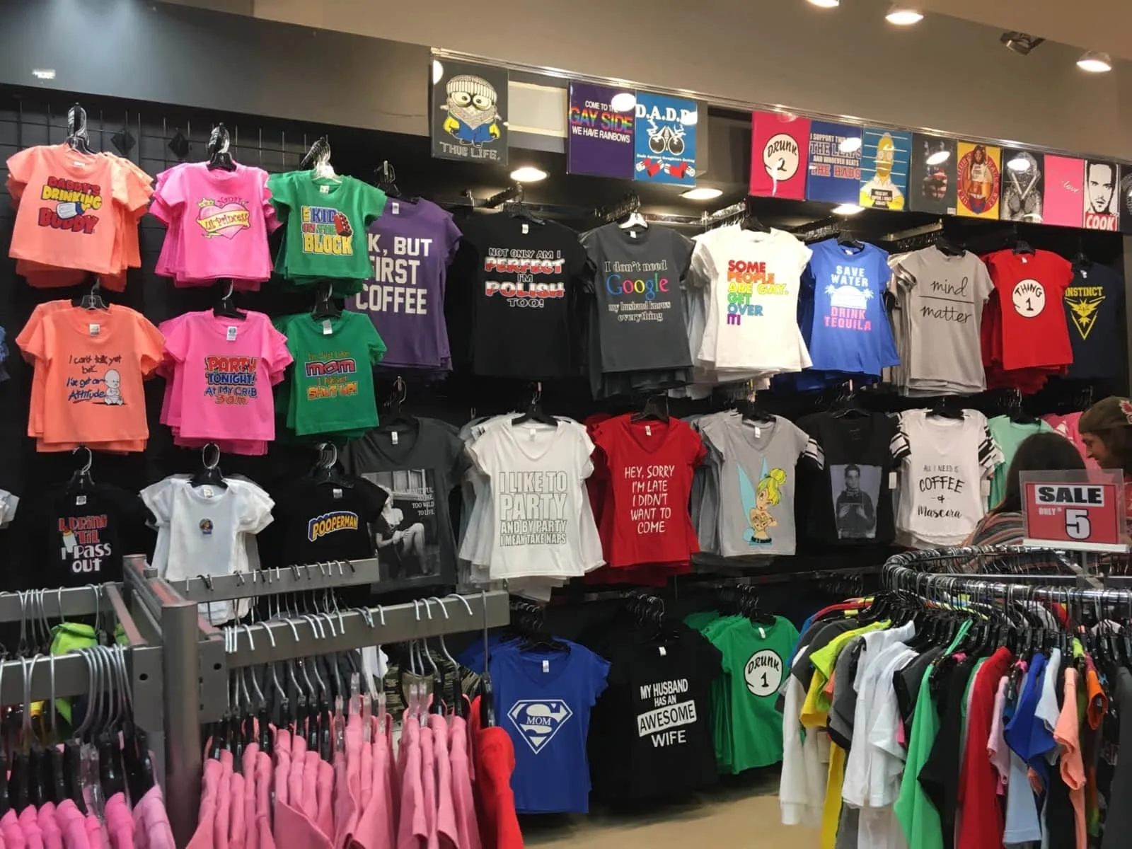 Koszulki z nadrukiem Warszawa i koszulki piłkarskie z nadrukiem